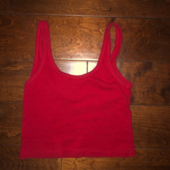 BRANDY MELVILLE RED V SLIT TANK TOP - Picture 3 of 3